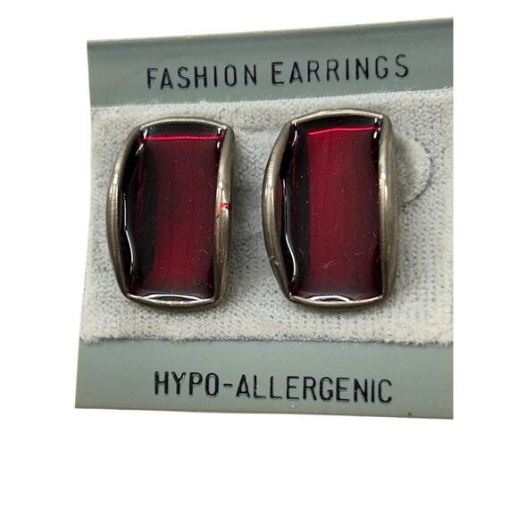 Vintage Fashion Earrings Post Pierced Red Silvertone 1 Inch - Picture 3 of 7